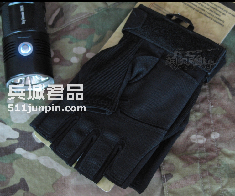 正品blackhawk黑鹰轻突击半指手套 男士战术手套 作战手套 8068
