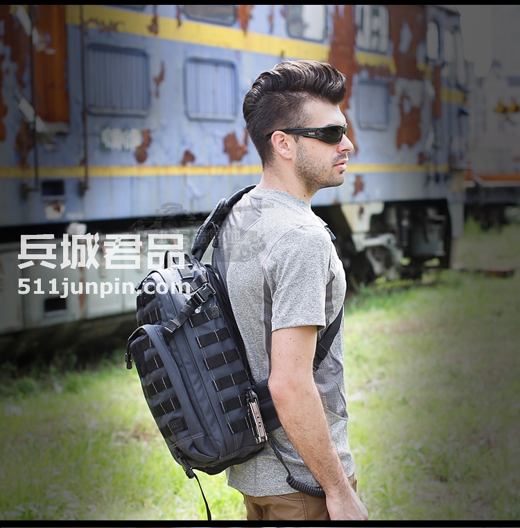 美国5.11户外冲锋包56964运动斜挎包旅行用背包防水登山包男士